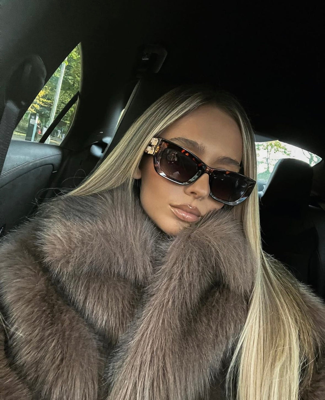 Imogen | Cropped Oversized Faux Fur Coat