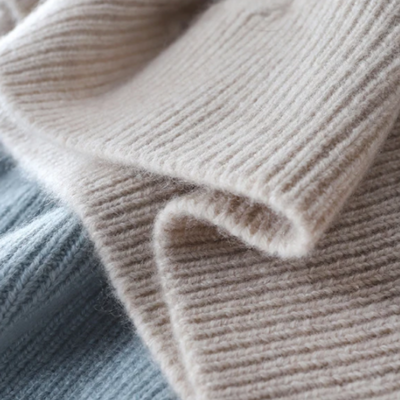 Phoebe | Cozy Women's Turtleneck Sweater for Winter