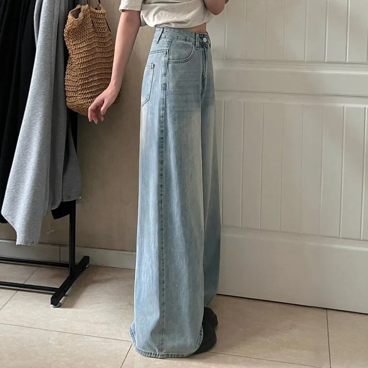Clara | Women's Relaxed Fit Mom Jeans
